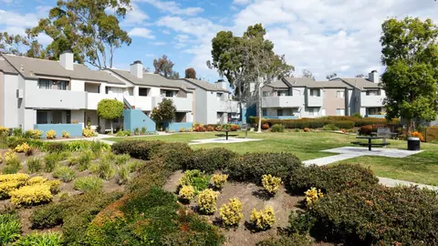 26033 Moulton Pkwy #220, Laguna Hills, CA 92656