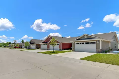437 Elgin Ln NW #1057, Altoona, IA 50009