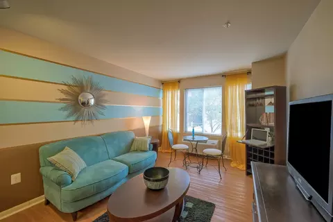 400 M St SE #1-306, Washington, DC 20003