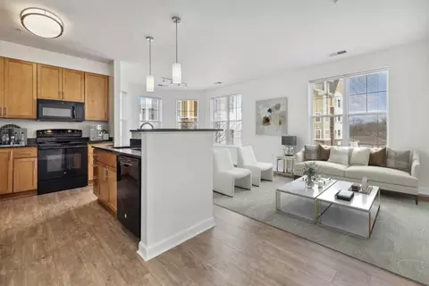 909 Mansion Dr #404, Frederick, MD 21703