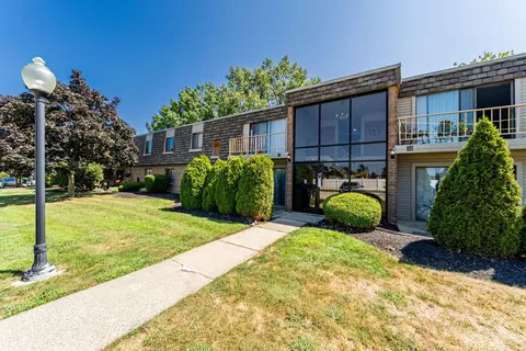 34188 Euclid Ave #J-23, Willoughby, OH 44094