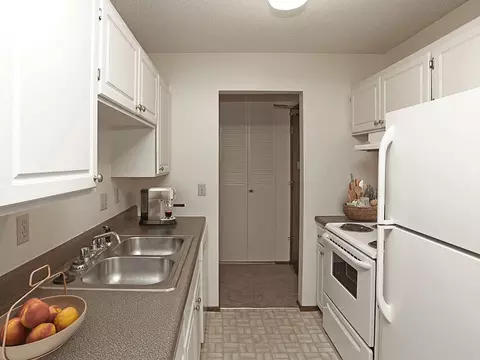 6200 78th Ave N #7801-103, Brooklyn Park, MN 55443