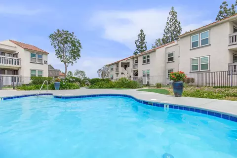 1211 W 6th St #65, Corona, CA 92882