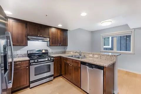 6313 15th Ave NE #2-201, Seattle, WA 98115