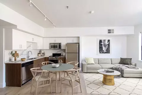 1123 18th St #329, Sacramento, CA 95811
