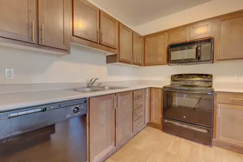 15907 Ash Way #C513, North Lynnwood, WA 98087