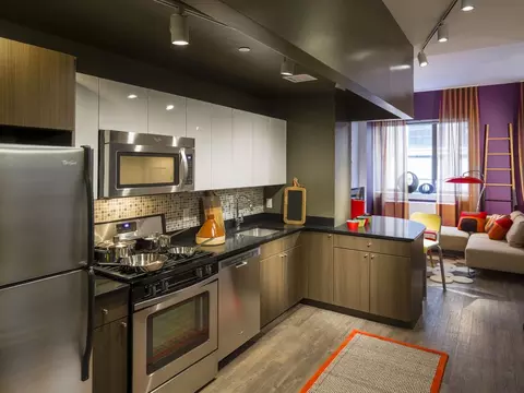 525 W 28th St #442, New York, NY 10001