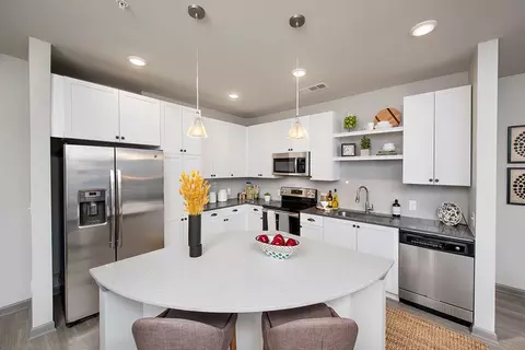 6919 Peachtree Dunwoody Rd #211, Sandy Springs, GA 30328