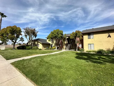 1250 S Cawston Ave #TD-07, Hemet, CA 92545