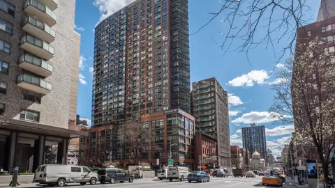 300 E 39th St #23B, New York, NY 10016