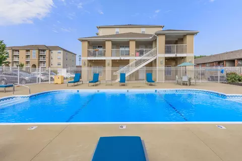 2861 S Nettleton Ave #201, Springfield, MO 65807