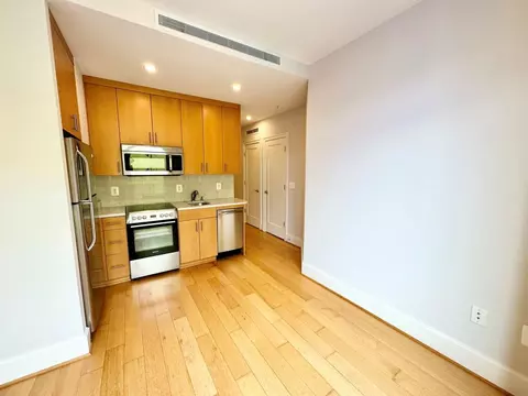 1355 17th St NW #508, Washington, DC 20036