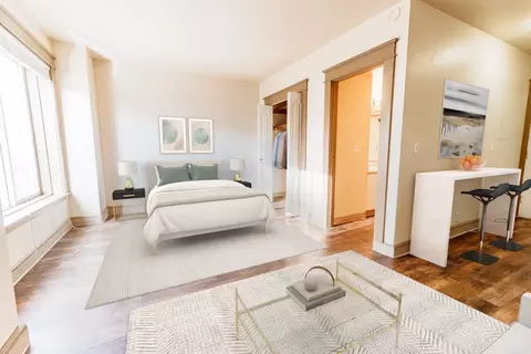 714 7th Ave #503, Seattle, WA 98104