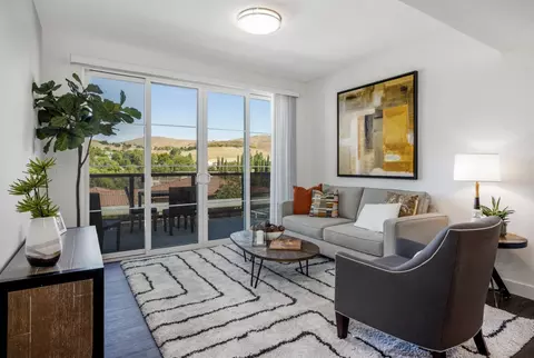 1801 Los Feliz Dr #205, Thousand Oaks, CA 91362