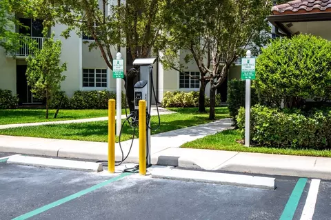 4150 Davie Road Ext #2208, Hollywood, FL 33024