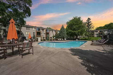 2280 Silver Ln NE #2270-105, New Brighton, MN 55112