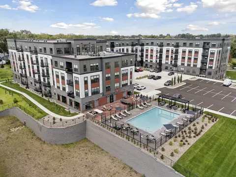 1160 Frost Ave #201, Maplewood, MN 55109