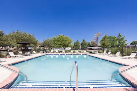 902 Wallington Cir #01501, Greenwood, IN 46143