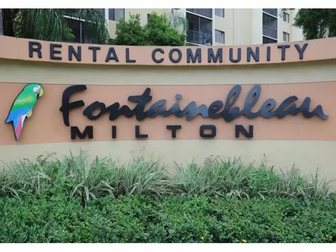 9517 Fontainebleau Blvd #0411, Miami, FL 33172