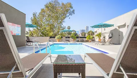 949 Larrabee St #302, West Hollywood, CA 90069
