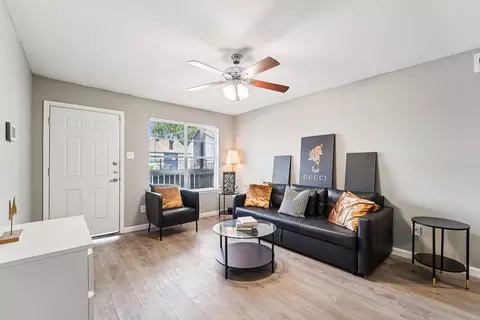 2909 Hayes Rd #1403, Houston, TX 77082