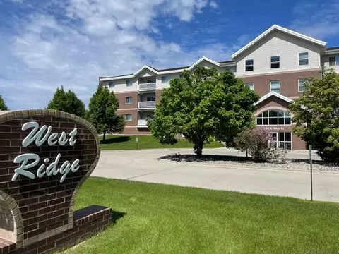 2750 S 38th St #221, Grand Forks, ND 58201