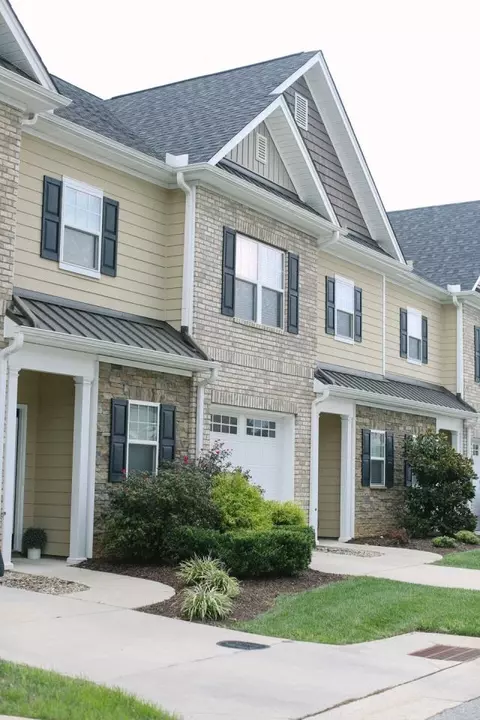 5402 Garden Lake Dr #1505-1A, Greensboro, NC 27410