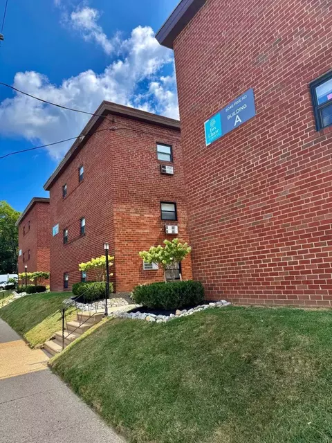 8049 Pine Rd #1, Philadelphia, PA 19111