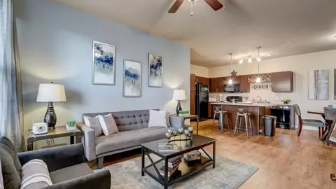 1801 Oak St #902, North Aurora, IL 60542