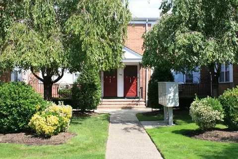 586 Main St #B, Hackensack, NJ 07601