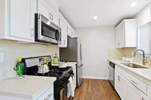 9999 Imperial Hwy #220, Downey, CA 90242