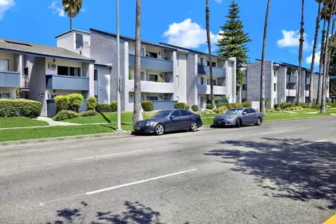 19609 Sherman Way #159, Reseda, CA 91335