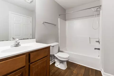 3353 Cove Lake Dr #512, Lexington, KY 40515