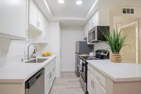 3610 Banbury Dr #15-C, Riverside, CA 92505