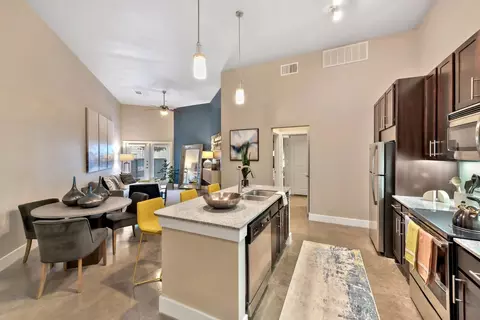 100 N Main St #323, Midland, TX 79701