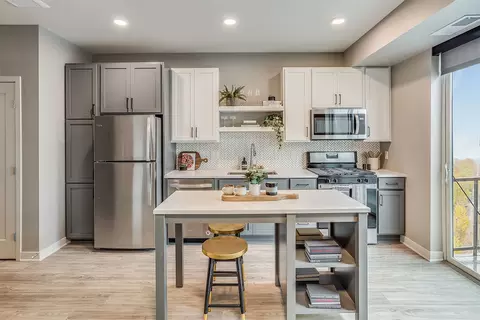 1125 Lagoon Ave #215, Minneapolis, MN 55408