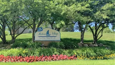 19200 W Harbour Vlg, Northville, MI 48167