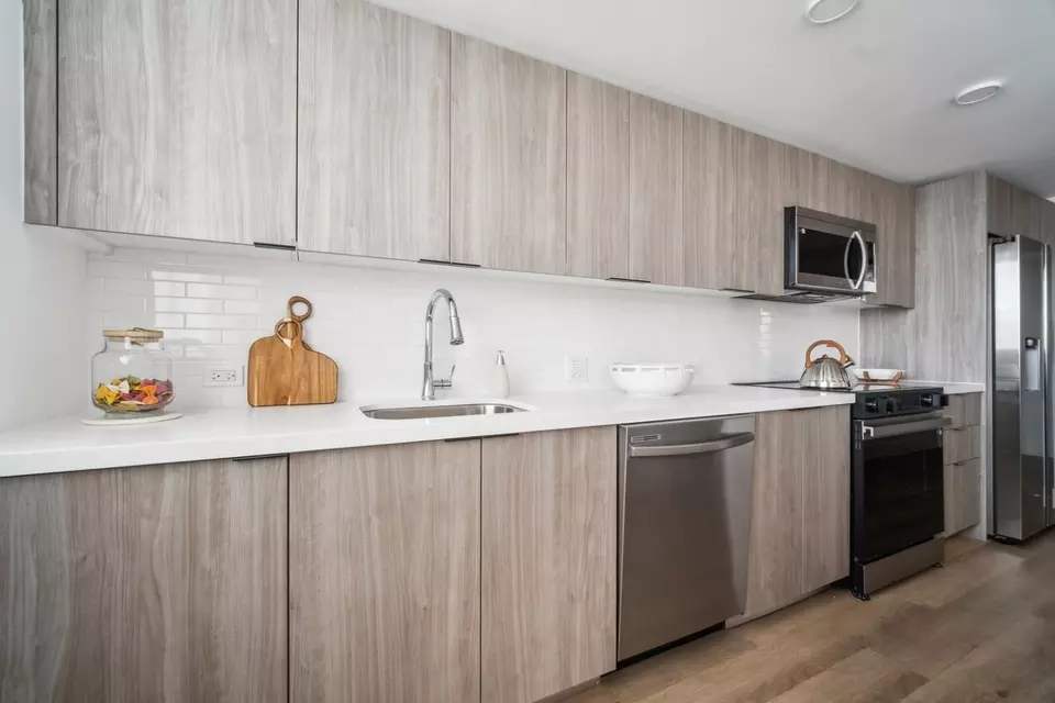  2233 Hollywood Blvd #401, Hollywood, FL 33020 photo 2
