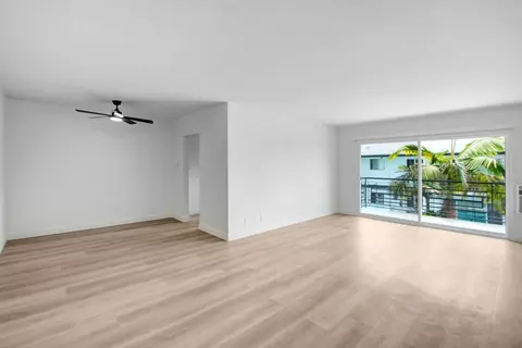 7941 Selma Ave #233, Los Angeles, CA 90046