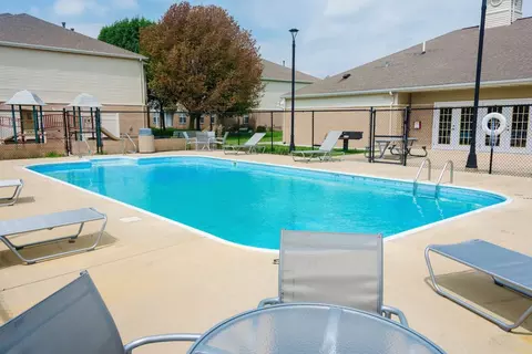 230 Mcmillan Ct #238-101, Cortland, IL 60112