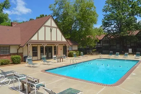 360 Piccadilly Sq #H15, Athens, GA 30605