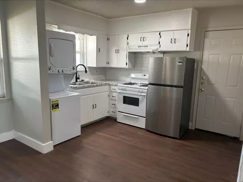 818 W Texas St #830-B, Denison, TX 75020