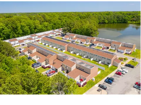 100 Lochview Dr #165, Newport News, VA 23602