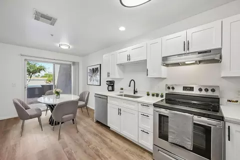 5136 W Glenn Dr #I60, Glendale, AZ 85301