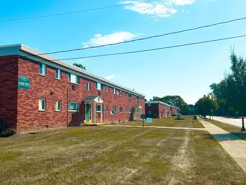 36175 Kilarney Rd #D201, Willoughby, OH 44094