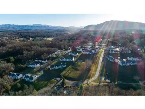 1 Milligan Ln #188, Johnson City, TN 37601