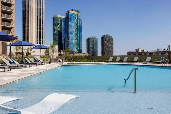 25 Christopher Columbus Dr #H25-3816, Jersey City, NJ 07302