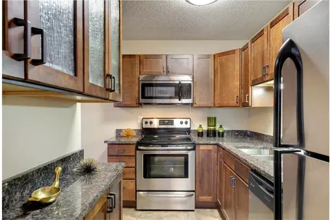 2800 Rustic Pl #800-0224, Little Canada, MN 55117