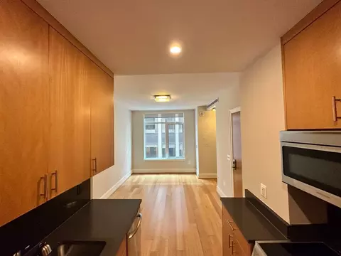 1355 17th St NW #601, Washington, DC 20036