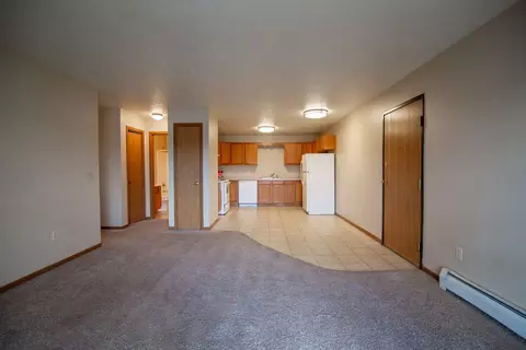 425 E Calgary Ave #7, Bismarck, ND 58503